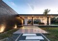 Crafting Modern Flat Roof House Designs by Award Winning Architects