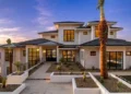 Traditional Meets Contemporary in Hybrid Home Designs: A Fusion of Timeless Elegance and Modern Innovation